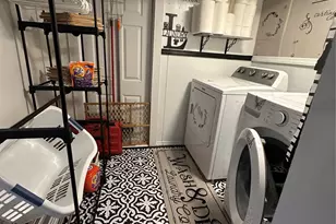 80-21 62nd St, Glendale, NY 11385 - Photo 14