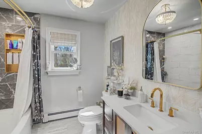 64 Sweetbriar Drive, Mastic, NY 11950 - Photo 10