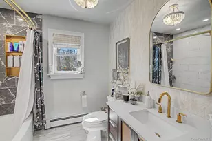 64 Sweetbriar Dr, Mastic, NY 11950 - Photo 10