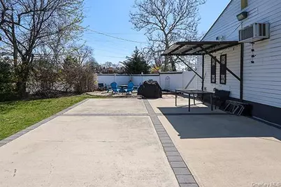 1084 Hicksville Road, Massapequa, NY 11783 - Photo 22