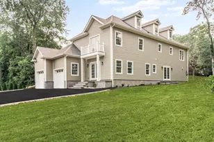 1 Kewanee Rd, New Rochelle, NY 10804 - Photo 32