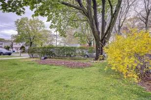18 Blossom Ave, Holtsville, NY 11742 - Photo 22