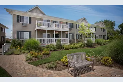 11 Willowbrook Avenue #8D, Bay Shore, NY 11706 - Photo 1