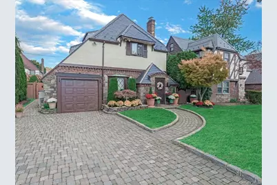 16 Kenilworth Road, Mineola, NY 11501 - Photo 2
