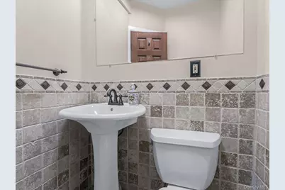 16 Kenilworth Road, Mineola, NY 11501 - Photo 18