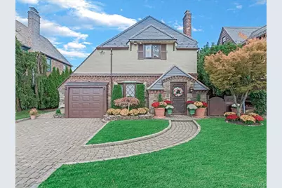 16 Kenilworth Road, Mineola, NY 11501 - Photo 1