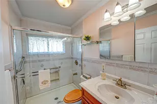 471 Division Ave, Hicksville, NY 11801 - Photo 16