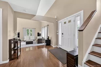19 Apple Hill Drive, Cortlandt Manor, NY 10567 - Photo 2