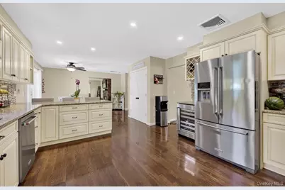 19 Apple Hill Drive, Cortlandt Manor, NY 10567 - Photo 10