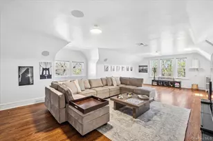 107 Crawford Terrace, New Rochelle, NY 10804 - Photo 24