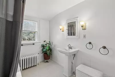 208 Wheatley Road, Old Westbury, NY 11568 - Photo 28