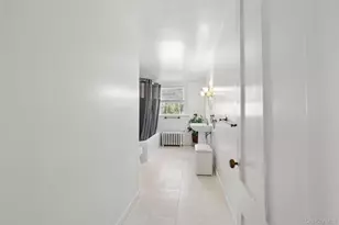 208 Wheatley Rd, Old Westbury, NY 11568 - Photo 26