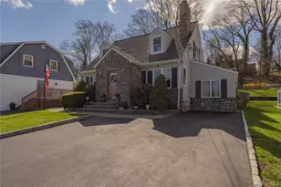 87 N Magnolia St, Pearl River, NY 10965 - Photo 2