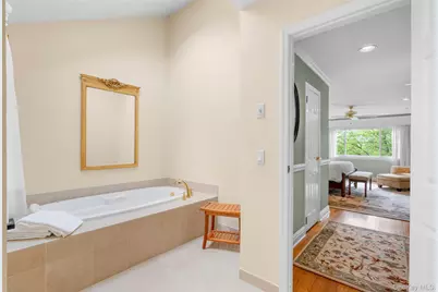 1102 Fairway Green, Mamaroneck, NY 10543 - Photo 24