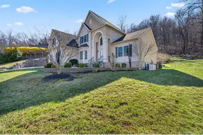 2 Pond Ridge Crossing, Newburgh, NY 12550 - Photo 4