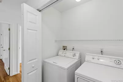 4 Carols Way, Hampton Bays, NY 11946 - Photo 30