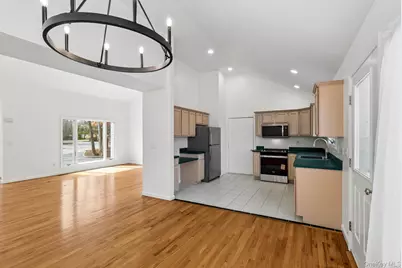 4 Carols Way, Hampton Bays, NY 11946 - Photo 16