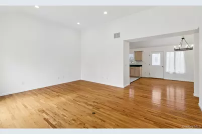 4 Carols Way, Hampton Bays, NY 11946 - Photo 8