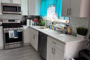 8 Frazier St, Hempstead, NY 11550 - Photo 4