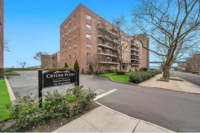 162-41 Powells Cove Boulevard #2J, Whitestone, NY 11357 - Photo 2
