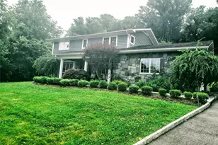 10 Foxwood Ln, Thornwood, NY 10594 - Photo 16