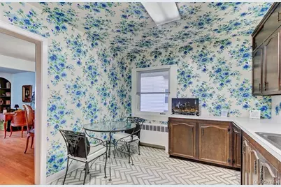 37 Patton Boulevard, New Hyde Park, NY 11040 - Photo 12