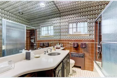 37 Patton Boulevard, New Hyde Park, NY 11040 - Photo 18