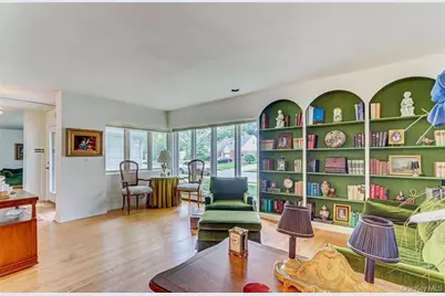 37 Patton Boulevard, New Hyde Park, NY 11040 - Photo 6