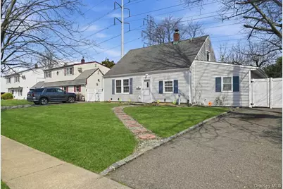 113 Hickory Lane, Levittown, NY 11756 - Photo 16