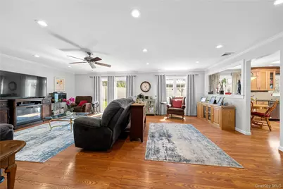 50 Penn Street, Port Jefferson Station, NY 11776 - Photo 12