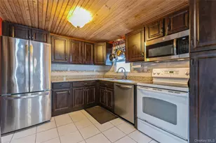 84 Corbin Ave, Patchogue, NY 11772 - Photo 10