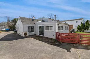 84 Corbin Ave, Patchogue, NY 11772 - Photo 32