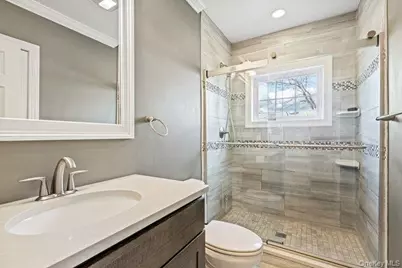 4 Knollwood Avenue, Bayville, NY 11709 - Photo 16