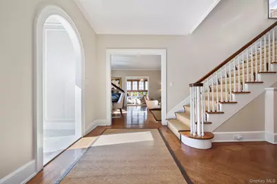 9 Sunnybrae Place, Bronxville, NY 10708 - Photo 4