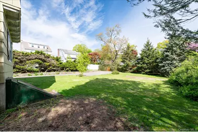 6 Helena Avenue, White Plains, NY 10605 - Photo 32