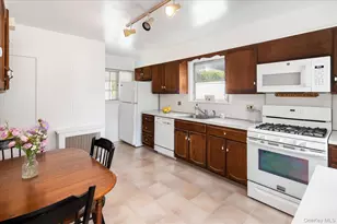 6 Helena Ave, White Plains, NY 10605 - Photo 10