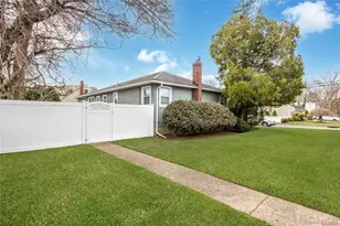 35 W Chestnut St, Farmingdale, NY 11735 - Photo 20