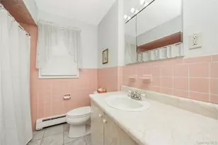 35 W Chestnut St, Farmingdale, NY 11735 - Photo 16