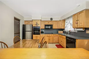 35 W Chestnut St, Farmingdale, NY 11735 - Photo 10