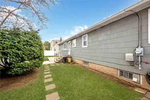 35 W Chestnut St, Farmingdale, NY 11735 - Photo 22