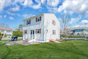 12 Ocean Ave, East Quogue, NY 11942 - Photo 2