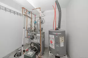 270 26th St, Copiague, NY 11726 - Photo 20