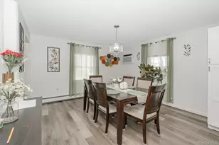 270 26th St, Copiague, NY 11726 - Photo 8