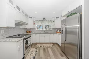 270 26th St, Copiague, NY 11726 - Photo 4