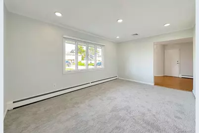 18 Lloyd Lane, Nesconset, NY 11767 - Photo 20