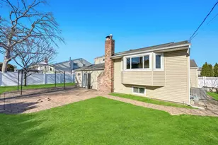 18 Lloyd Ln, Nesconset, NY 11767 - Photo 10