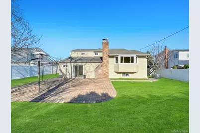 18 Lloyd Lane, Nesconset, NY 11767 - Photo 8