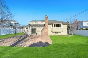 18 Lloyd Ln, Nesconset, NY 11767 - Photo 8