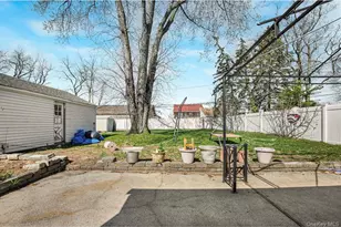 758 Wyngate Dr E, Valley Stream, NY 11580 - Photo 18