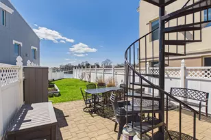 3318 Griswold Ave, Bronx, NY 10465 - Photo 16